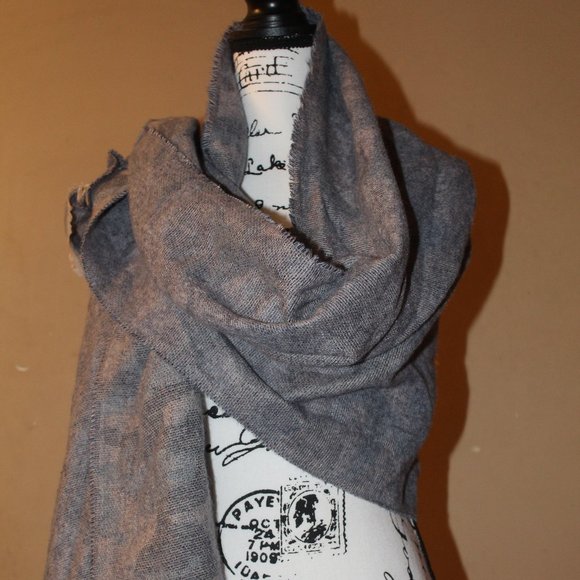 Jack and Missy Soho Blanket Scarf - Picture 2 of 8